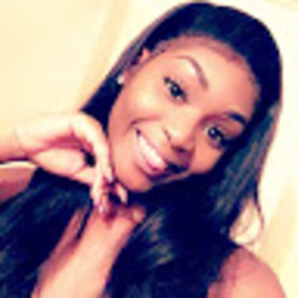 Meet your Posher, Simply - Picture 1 of 1